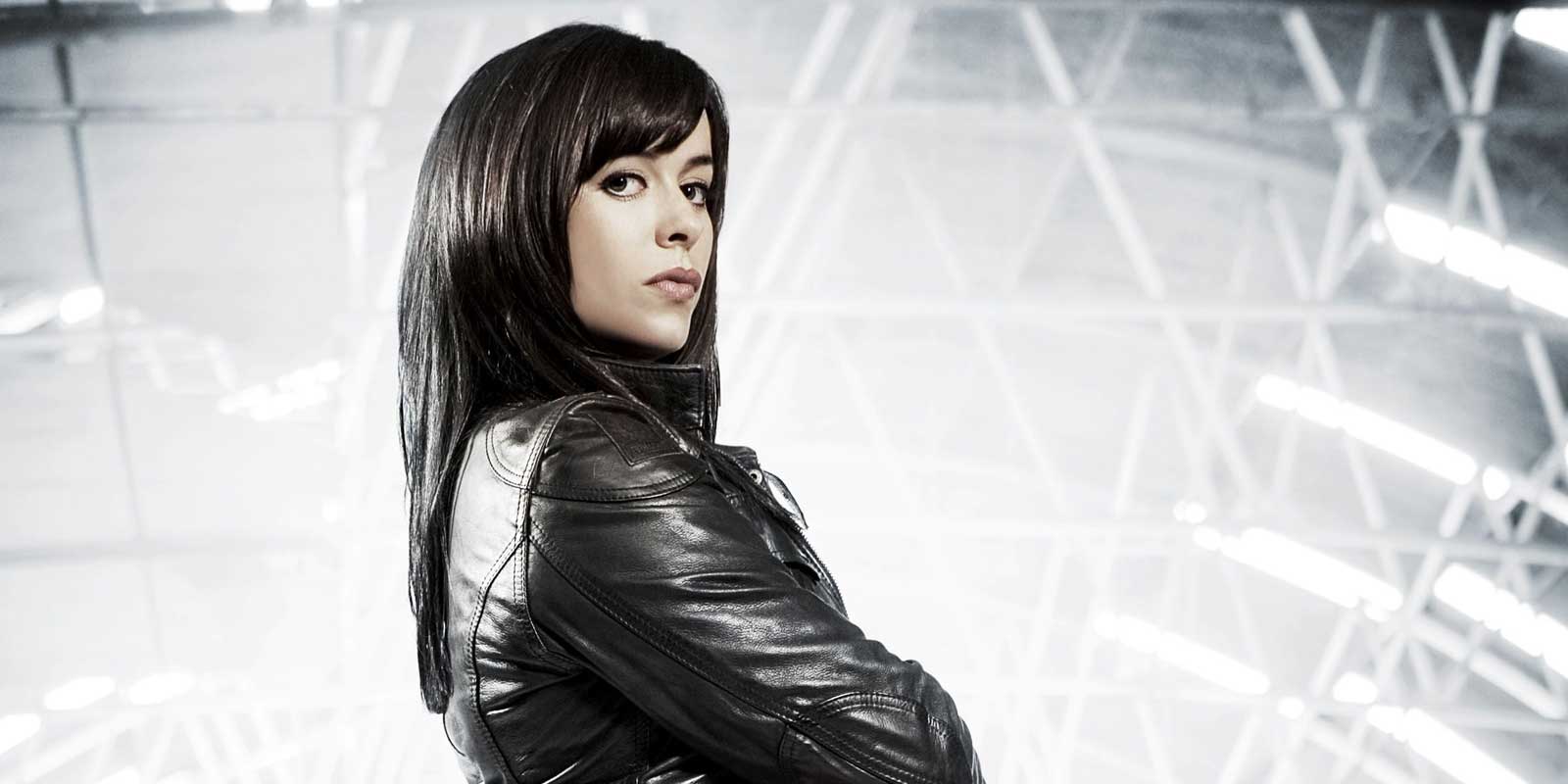 Gwen will this time lead the brand new Torchwood team, slowly assembling them after getting involved in a missing persons case.