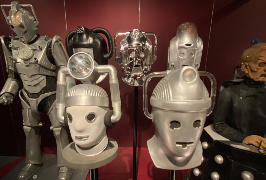 Cyberheads!